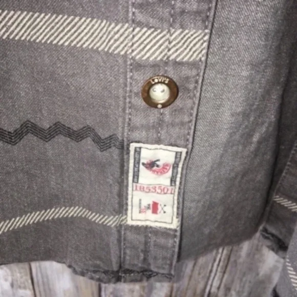 Levi's Grey Button Shirt Jacket - Picture 2 of 5